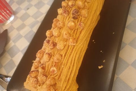 Cliquez pour zoomer ! Bûche pralinée aux éclats de noisettes caramélisés Thermomix par Leysis