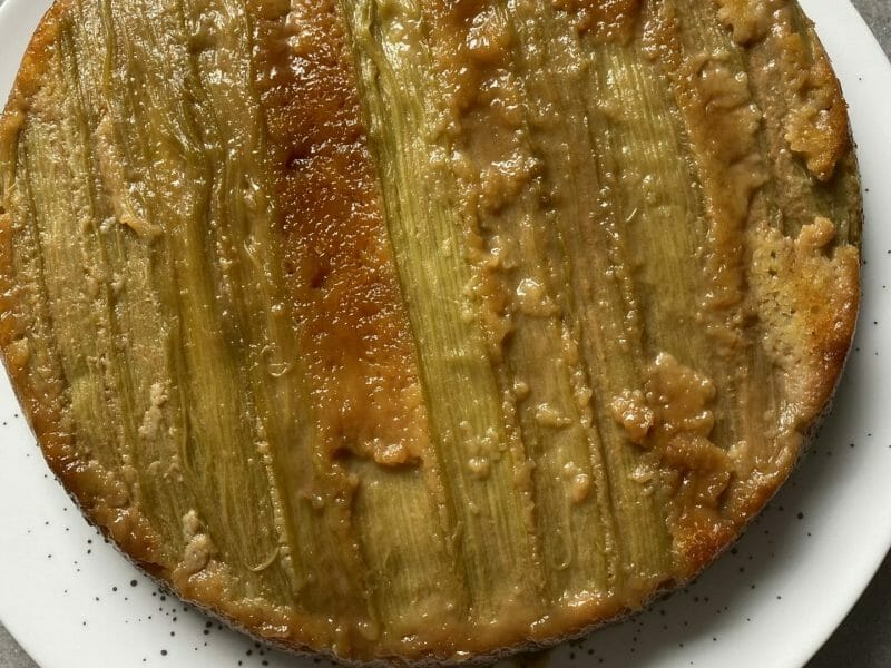 Cliquez pour zoomer ! Gâteau renversé à la rhubarbe et caramel au beurre salé Thermomix par Clarou67