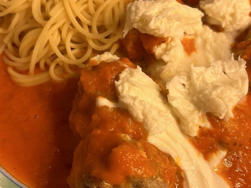 Cliquez pour zoomer ! Boulettes de viande sauce aux poivrons rouges Thermomix par moona32