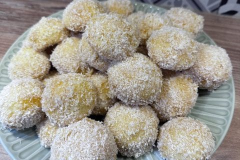 Cliquez pour zoomer ! Boules coco et confiture Thermomix par Dilaa