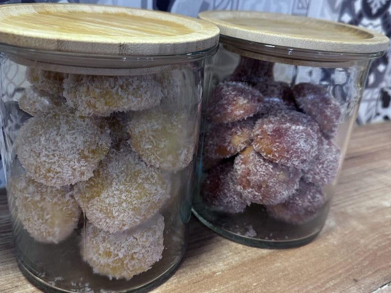 Cliquez pour zoomer ! Boules coco et confiture Thermomix par Dilaa