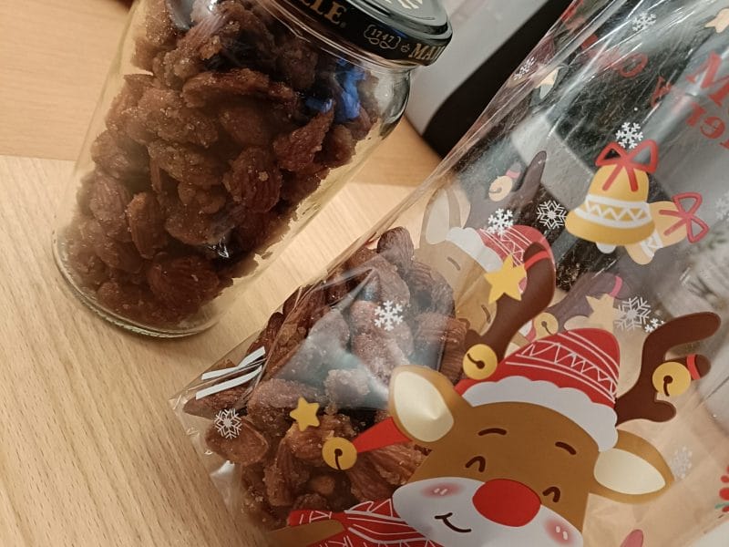 Cliquez pour zoomer ! Amandes grillées à la cannelle et au miel Thermomix par constance_4449