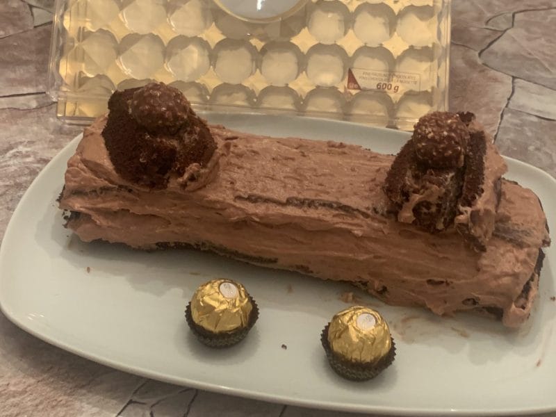 Cliquez pour zoomer ! Roulé au Kinder Bueno Thermomix par kamila_bouchenaki