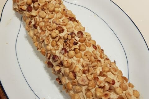 Cliquez pour zoomer ! Bûche pralinée aux éclats de noisettes caramélisés Thermomix par AmandeGourmande