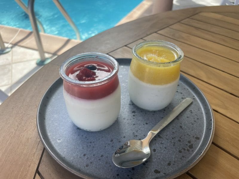 Cliquez pour zoomer ! Panna cotta ananas et lait de coco Thermomix par Sharbb