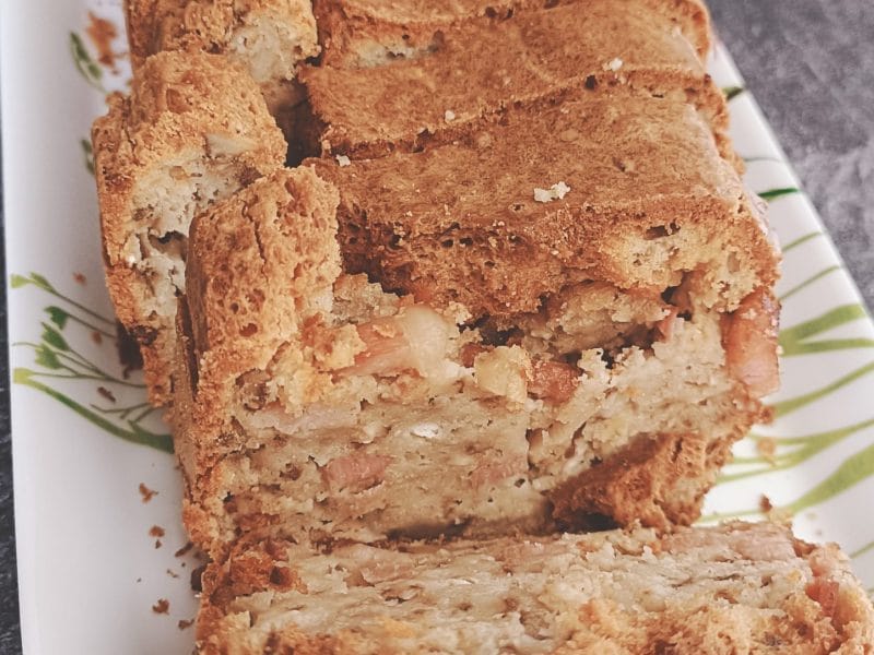 Cliquez pour zoomer ! Cake chèvre, noisettes et lardons Thermomix par cnedra