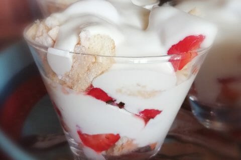 Cliquez pour zoomer ! Délices fraises et chocolat blanc Thermomix par Stef1979