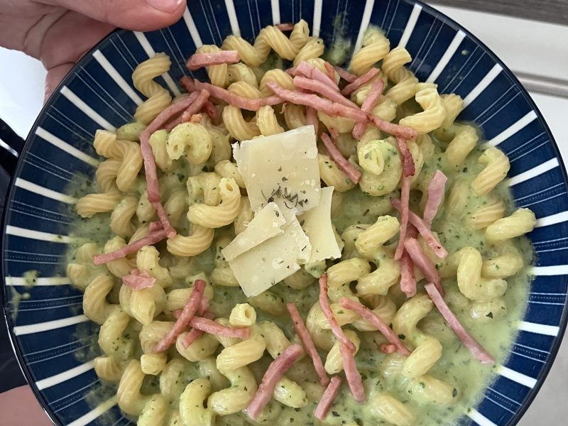 Cliquez pour zoomer ! Farfalle à la crème de courgettes Thermomix par socuisinette