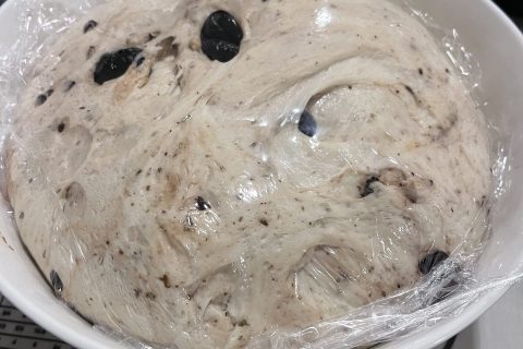 Cliquez pour zoomer ! Fougasse olives et lardons Thermomix par socuisinette