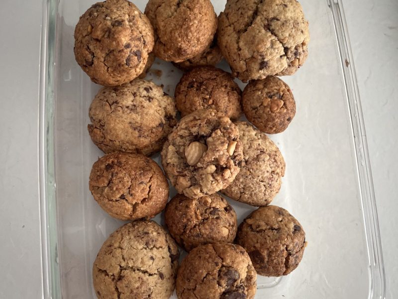 Cliquez pour zoomer ! Biscuits aux flocons d’avoine, cacahuètes et chocolat Thermomix par socuisinette