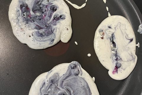Cliquez pour zoomer ! Pancake myrtilles et pépites de chocolat Thermomix par socuisinette