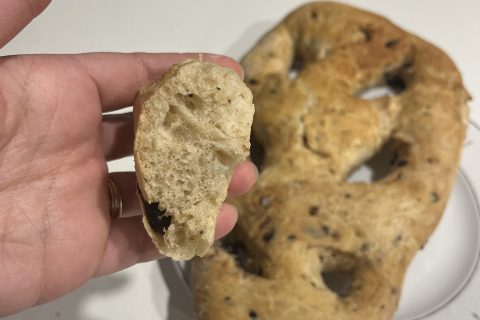 Cliquez pour zoomer ! Fougasse olives et lardons Thermomix par socuisinette