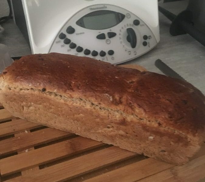 Cliquez pour zoomer ! Pain aux flocons d’avoine et au miel Thermomix par Lili0908