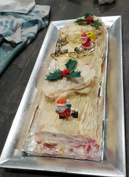 Cliquez pour zoomer ! Bûche de Noël framboises et chocolat blanc Thermomix par Ma_Ry