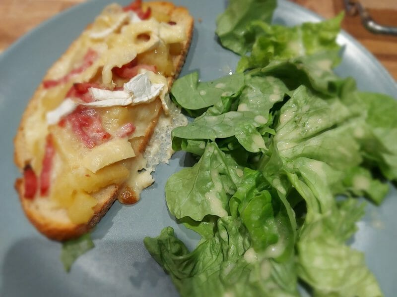 Cliquez pour zoomer ! Tartines normandes pommes et camembert Thermomix par Zuzu8