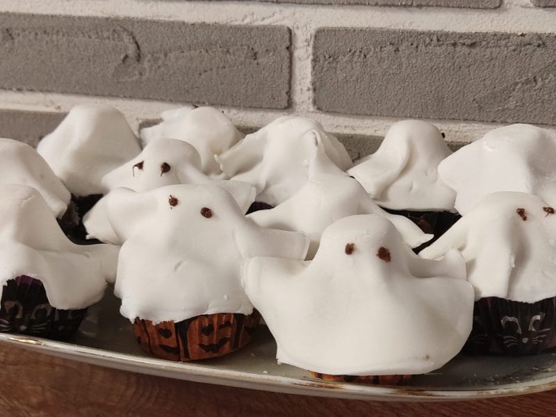 Cliquez pour zoomer ! Cupcakes fantômes Thermomix par cathy27370