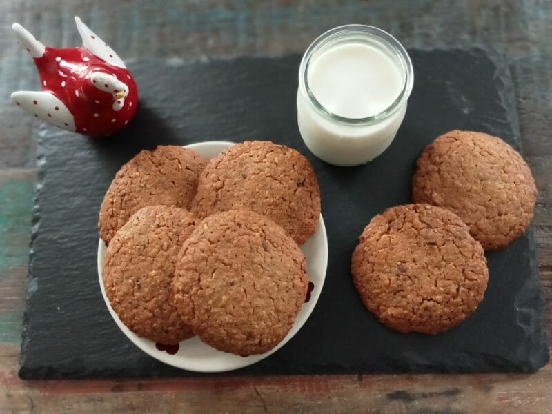 Cliquez pour zoomer ! Biscuits aux flocons d’avoine, cacahuètes et chocolat Thermomix par Marie 🌹🌹