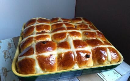 Cliquez pour zoomer ! Hot cross buns – petits pains anglais de Pâques Thermomix par Marie 🌹🌹