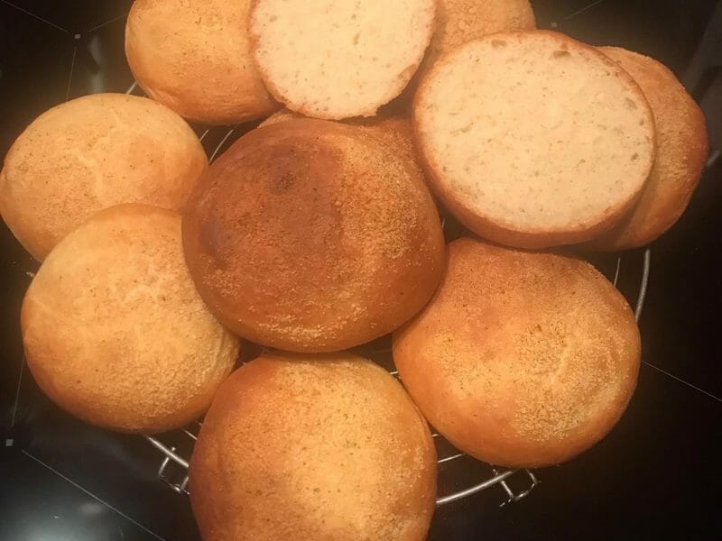 Cliquez pour zoomer ! Pains burger au parmesan et romarin Thermomix par Do04