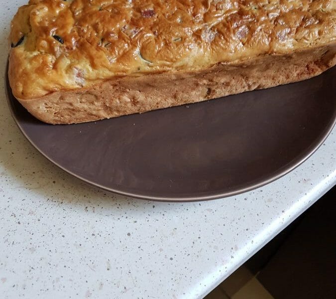 Cliquez pour zoomer ! Cake salé jambon fromage et olives Thermomix par Jessben