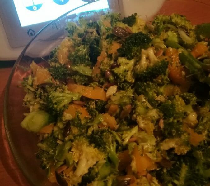 Cliquez pour zoomer ! Salade de brocolis Thermomix par Nathouuu