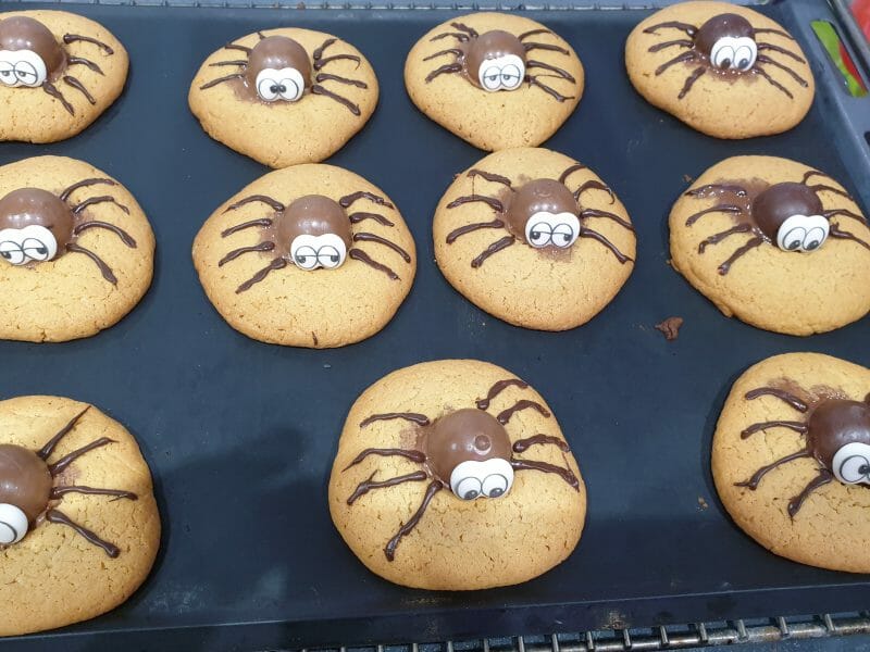 Cliquez pour zoomer ! Spider cookies (cookies araignées) Thermomix par Axelle.Lentibrol