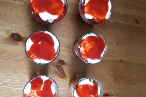 Cliquez pour zoomer ! Tiramisu aux fraises en verrines Thermomix par Manu3100p