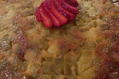 Cliquez pour zoomer ! Gâteau renversé à la rhubarbe et caramel au beurre salé Thermomix par Laeti67