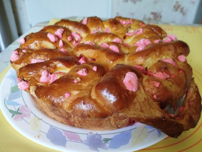 Cliquez pour zoomer ! Brioche aux pralines roses Thermomix par olga38