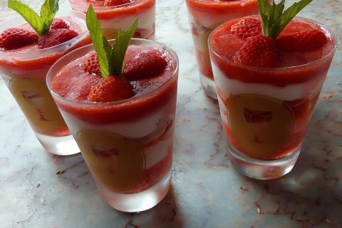 Cliquez pour zoomer ! Tiramisu aux fraises en verrines Thermomix par afambergi