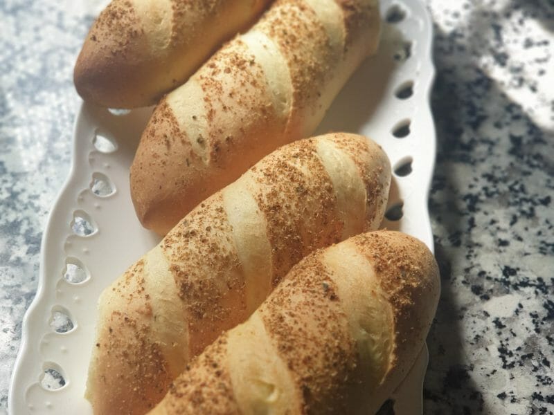 Cliquez pour zoomer ! Pains burger au parmesan et romarin Thermomix par Kechmomix