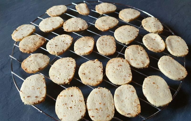 Biscuits Aperitif Creme Et Oignon Au Thermomix Cookomix Biscuits Aperitif Creme Et Oignon Au Thermomix Cookomix