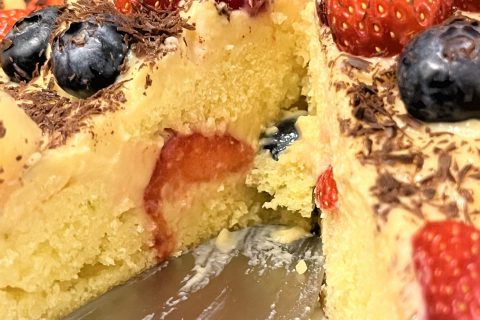 Cliquez pour zoomer ! Tarte renversée aux fruits rouges et citron vert Thermomix par lnmahelia107