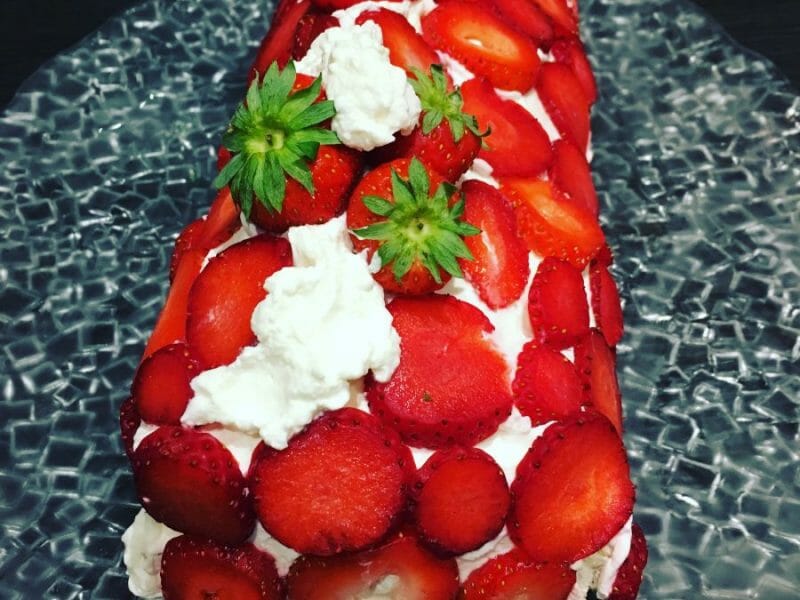 Cliquez pour zoomer ! Fraisier roulé Thermomix par angiepr69