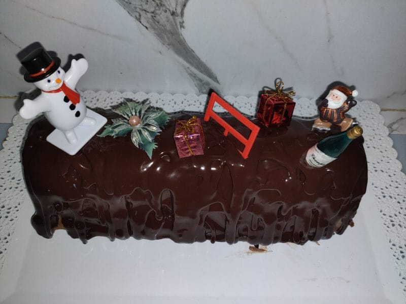 Cliquez pour zoomer ! Bûche mousse au chocolat Thermomix par notaphinou