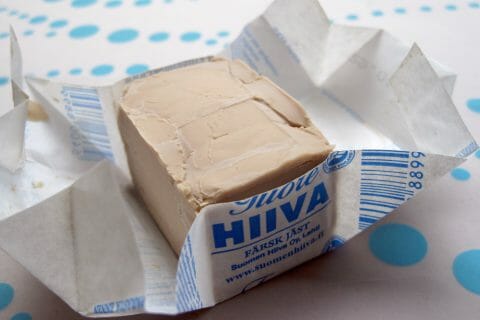 Cliquez pour zoomer ! Compressed_fresh_yeast_-_1