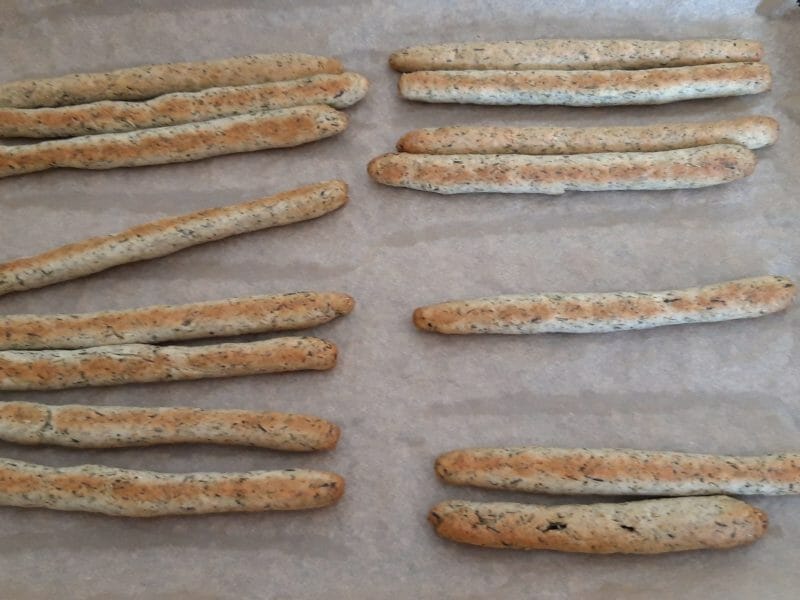 Cliquez pour zoomer ! Gressins parmesan basilic Thermomix par Cricri-25