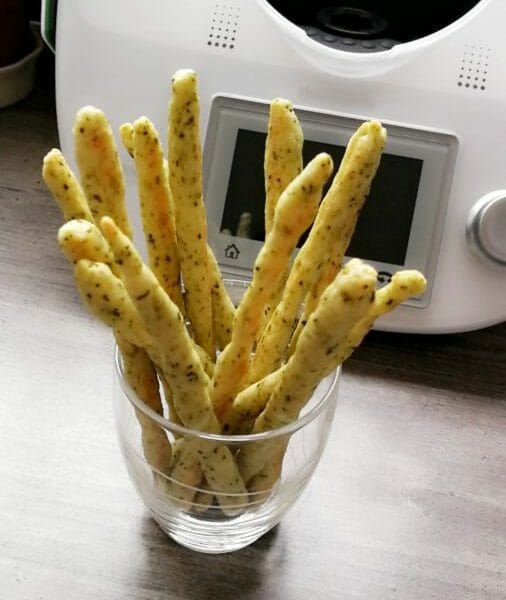 Cliquez pour zoomer ! Gressins parmesan basilic Thermomix par Ludivine_2