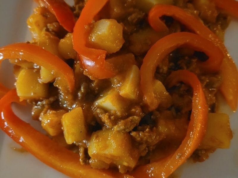 Cliquez pour zoomer ! Boeuf aux poivrons et pommes de terre Thermomix par Lea.2202