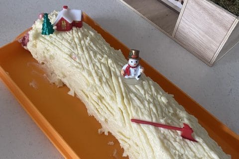 Cliquez pour zoomer ! Bûche de Noël framboises et chocolat blanc Thermomix par Sabine66250