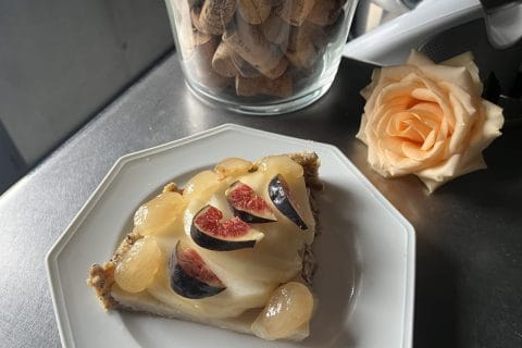 Cliquez pour zoomer ! Tarte sans cuisson façon pana cotta et fruits rouges Thermomix par fabilou007