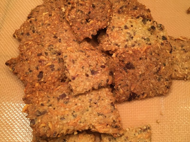 Cliquez pour zoomer ! Crackers salés à l’emmental et aux graines Thermomix par Naïs