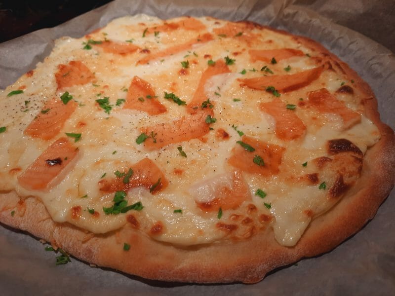 Cliquez pour zoomer ! Pizza au saumon et sauce kiri Thermomix par TitePoups