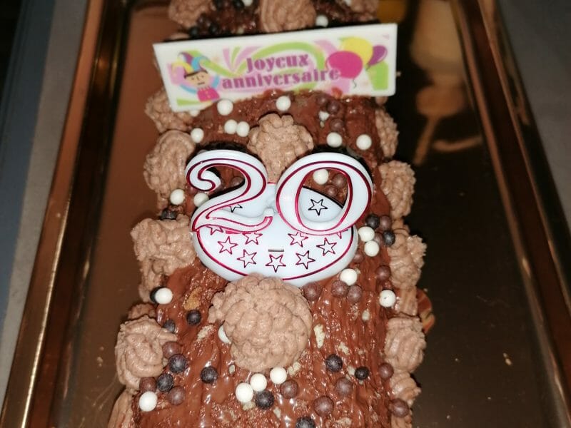 Cliquez pour zoomer ! Bûche Ferrero Rocher Thermomix par Cendrillon13220