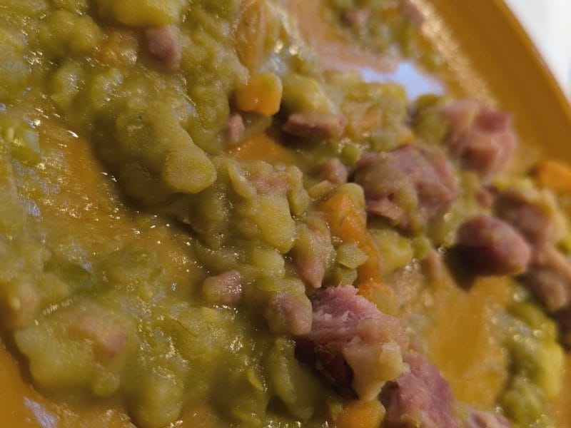 Cliquez pour zoomer ! Mitonnée de pois cassés aux saucisses Thermomix par sandy30490