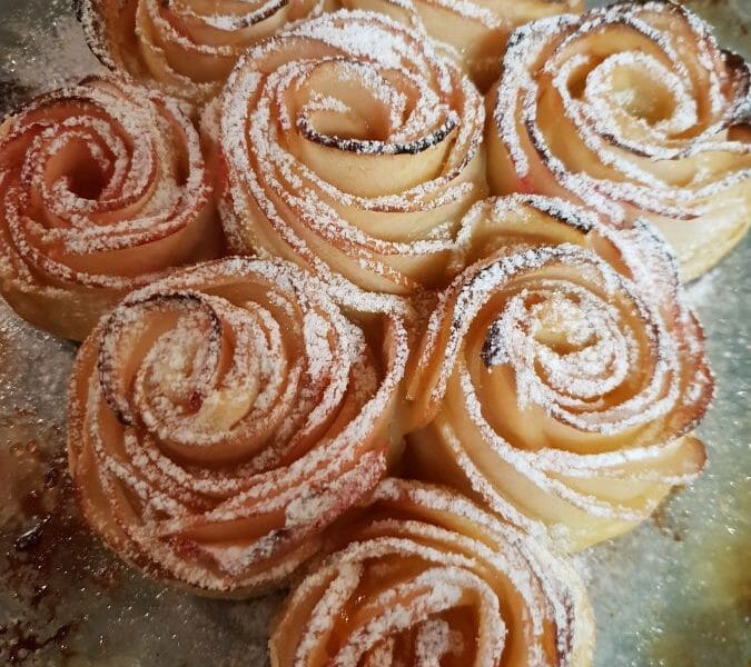 Cliquez pour zoomer ! Roses feuilletées aux pommes Thermomix par Elizabeta