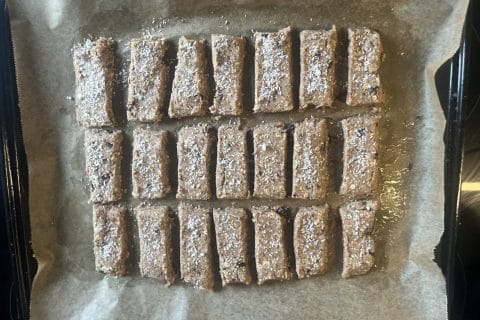 Cliquez pour zoomer ! Barres de céréales à la banane, noix et dattes Thermomix par Amlie