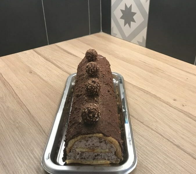 Cliquez pour zoomer ! Bûche Ferrero Rocher Thermomix par isauregastinne@gmail.com