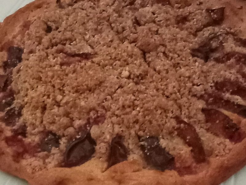 Cliquez pour zoomer ! Tarte briochée aux prunes avec streusel Thermomix par eivlyss