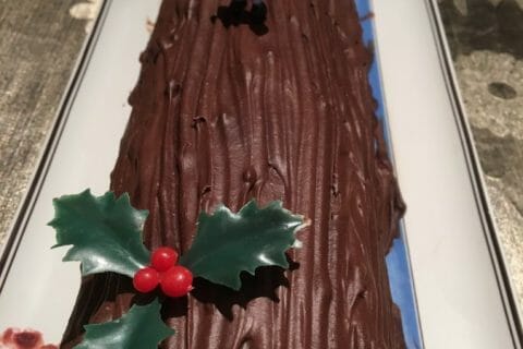 Cliquez pour zoomer ! Bûche de Noël framboises et chocolat blanc Thermomix par Pirae